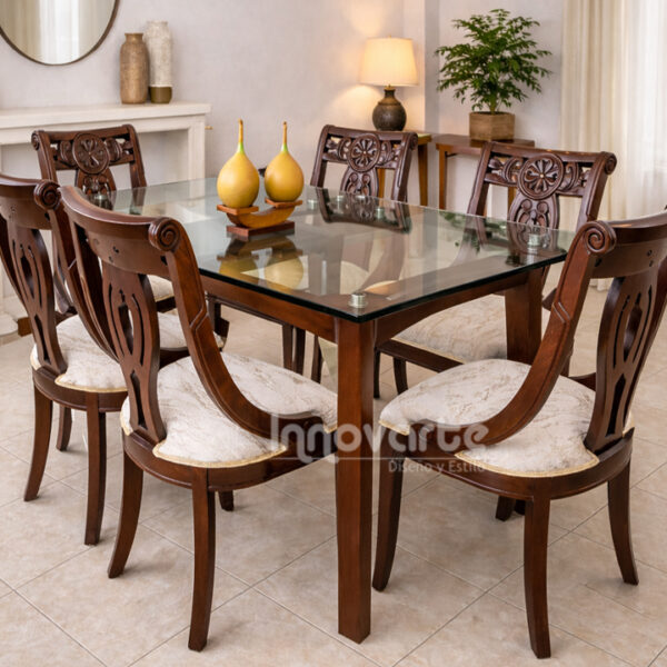 Comedor clásico Girasol elaborado en madera cedro macizo y tallado a mano, ideal para espacios elegantes y tradicionales