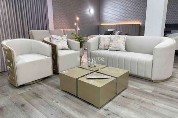 Sala Diamante con sofa curvo de 2 metros y sillas giratorias con un detalle en la espalda