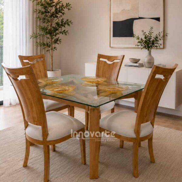 Comedor Cuchara Bocelado de 4 puestos elaborado en madera maciza flor morado con acabado natural, cubierta en vidrio y sillas tapizadas en tono claro.